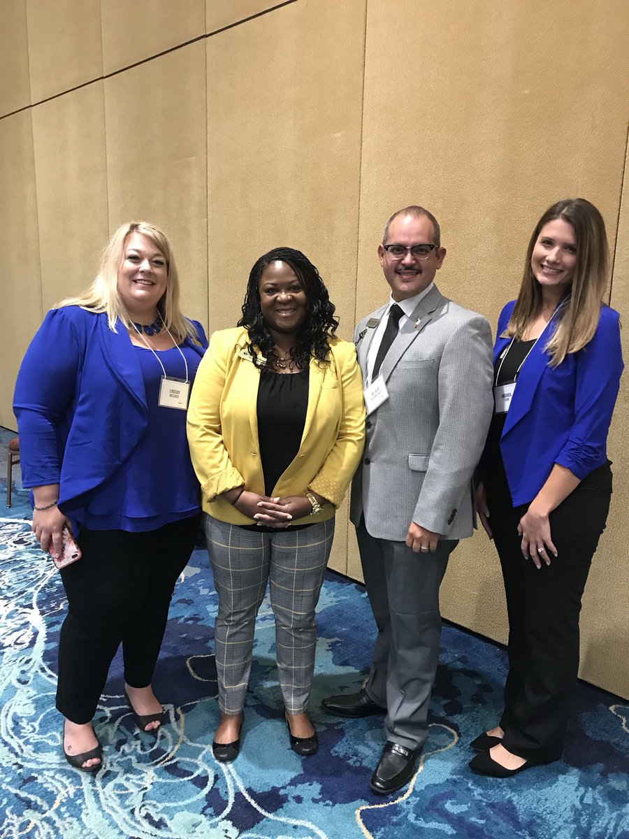 DrValleJ's tweet photo. Part of my @DA_SWRegion team participating in the Dr. Brian Dassler Leadership Academy this week. I am honored to be leading such a dynamic team who believes in #growthmindset #FLBDA #1819BDLA #Grow2Lead11 https://t.co/5BJxMnueG6