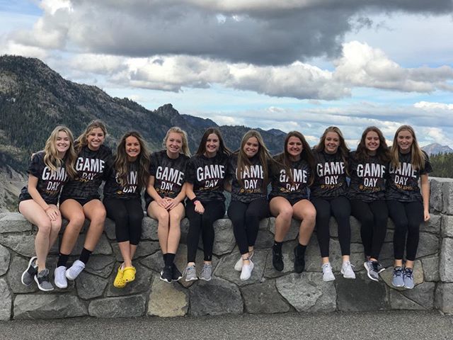 ehshornets1's tweet image. Hornet Volleyball heading to the Sundome Tournament! ift.tt/2QvCKJH