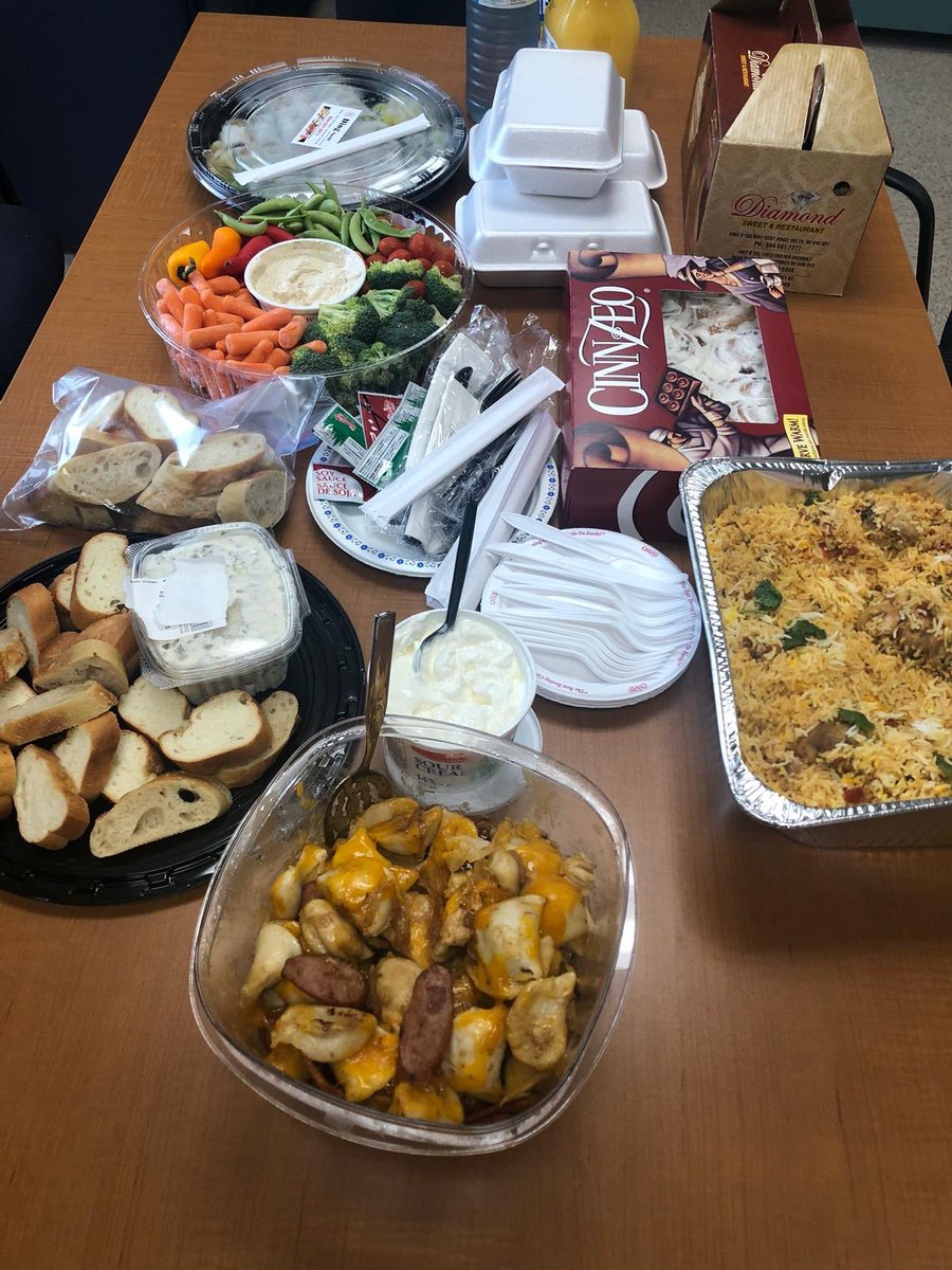 Fraser Heights Potluck lunch day. Foods from around the globe. Love this team💚@GurjivChahil_TD <a href="/ConnorMcLeodTD/">Connor McLeod</a> @MauroManzi_TD