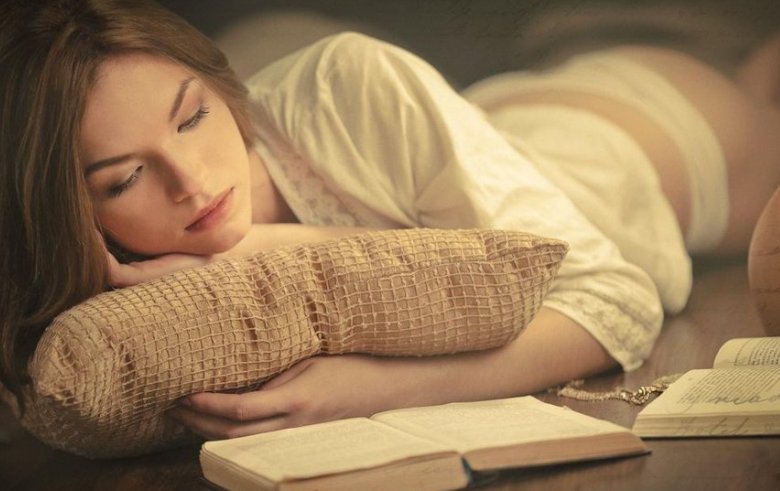 누군가에게 첫눈에 반하기까지는
1분밖에 안 걸리고,
누군가에게 호감을 가지게 되기까지는
1시간 밖에 안 걸리며,
누군가를 사랑하게 되기까지는
하루밖에 안 걸리지만
누군가를 잊는 데는 평생이 걸립니다. 

매일아침 좋은글귀 아침고요좋은글 
morningletters.storyshare.co.kr