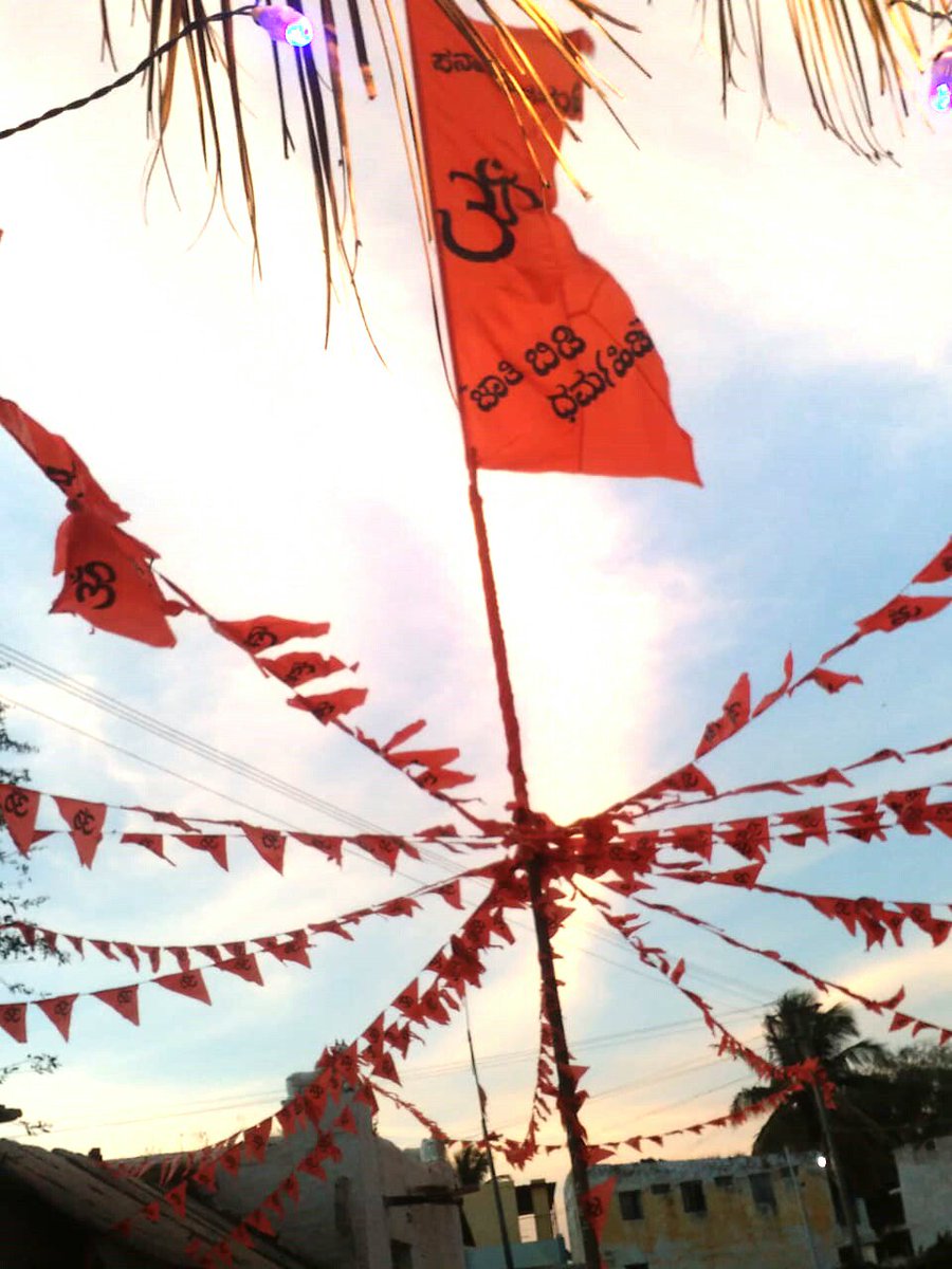 bhajarangdal's tweet photo. ಸನಾತನ ಧರ್ಮ
     ಹಿಂದೂ 🚩🚩
ಕುಂತರೆ ಧ್ಯಾನ ನಿಂತರೆ ದುಷ್ಟರ ದಹನ💪💪 https://t.co/muY0z60Eex