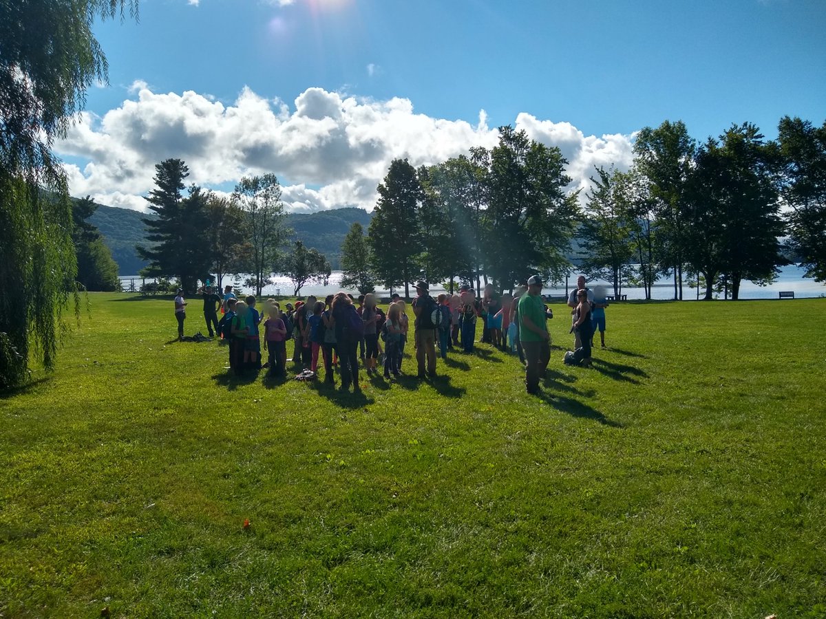 lauren_amrhein's tweet photo. Each morning, students woke up at 6:30 for morning jobs, set tables, served each other during community breakfast, washed dishes, and cleaned cabins... All before 8:00am! Then we gathered in the field for morning formation before heading off to study groups and activities. #KEEC https://t.co/Q7kx9wxAU5