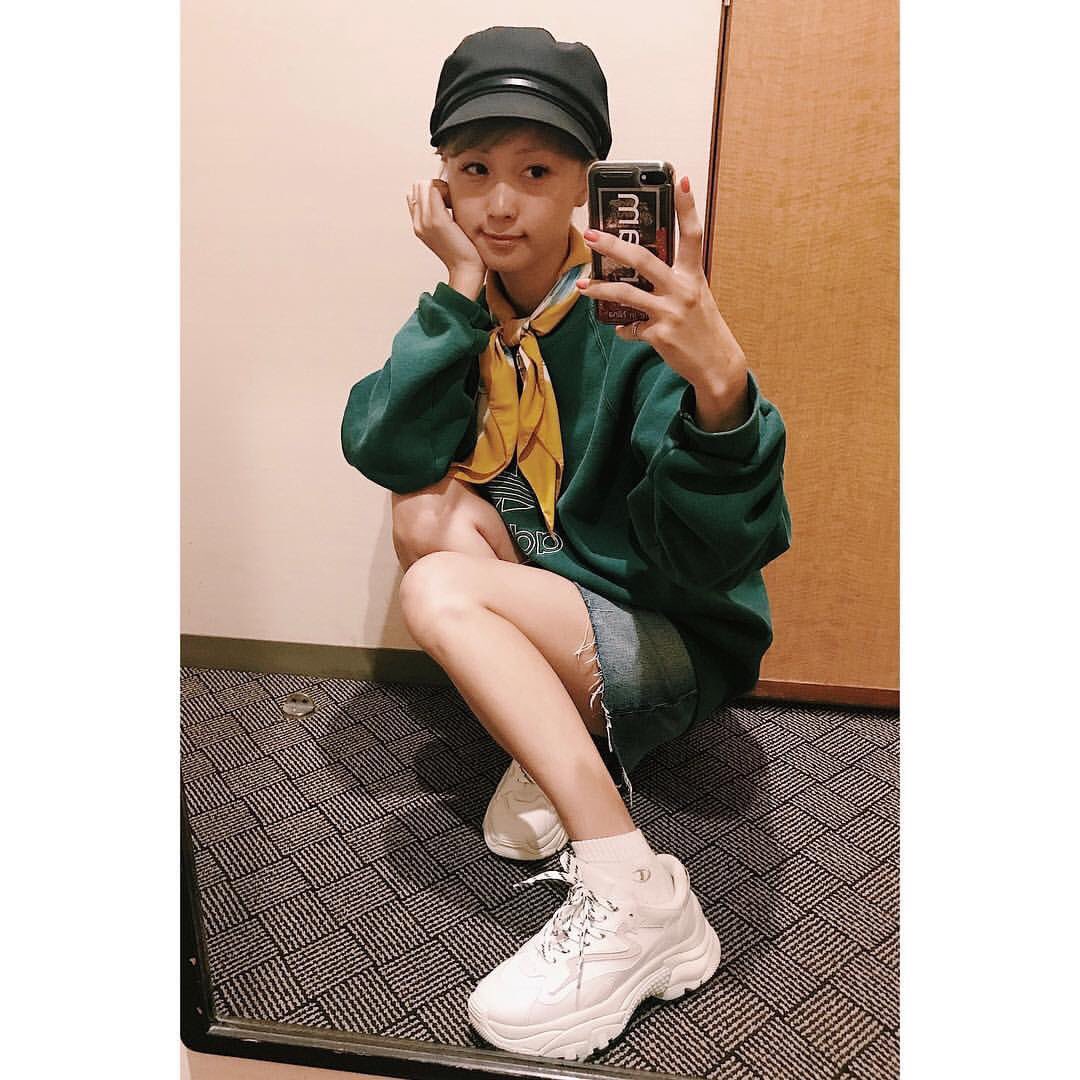 Ami_dream05__'s tweet photo. 雨の日におNEWの白スニーカー履くってワイルドだろぉ〜😎
この靴とにかく形が最高‼︎
足細長く見えるスニーカーを見つけてしまった‼︎
#ashaddict
#ootdreamami #🏷
https://t.co/d6n1wC8IXa https://t.co/IGzzFF0mmG