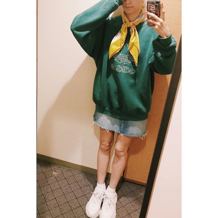 Ami_dream05__'s tweet photo. 雨の日におNEWの白スニーカー履くってワイルドだろぉ〜😎
この靴とにかく形が最高‼︎
足細長く見えるスニーカーを見つけてしまった‼︎
#ashaddict
#ootdreamami #🏷
https://t.co/d6n1wC8IXa https://t.co/IGzzFF0mmG