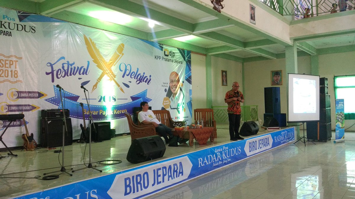 pajakjepara's tweet photo. Iqra' atau baca; perintah pertama kepada umat manusia. Karena dengan membaca kita dapat memahami sesuatu, termasuk pentingnya #Pajak bagi keberlangsungan negara.

cc: @maman1965

#FestivalPelajar
#BayarPajakKeren https://t.co/xhRhM7Ks1O