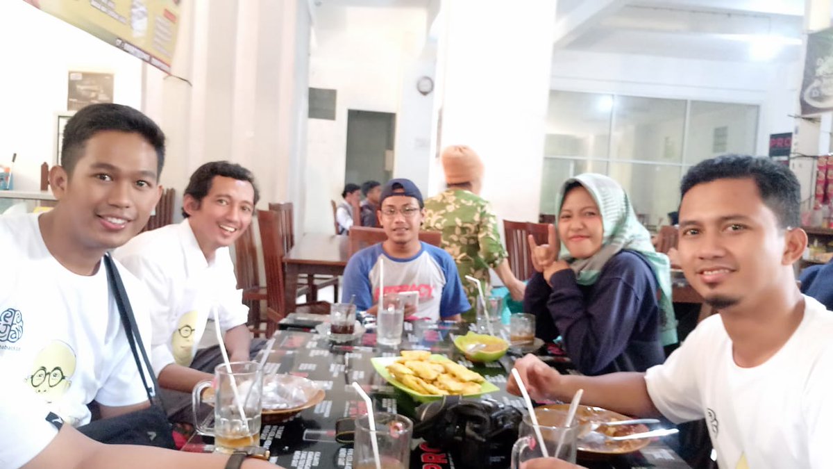 negabod's tweet photo. timses #FestivalPelajar 😂

aku sangat suka dilibatkan dalam agenda seperti ini. terima kasih #Sahabat516 👍 https://t.co/2e798T3PCr