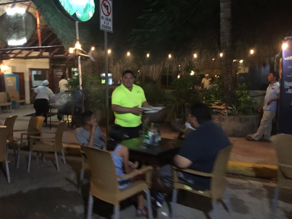 YadeCastillo1's tweet photo. #SMANic21 En este #SeptiembreVictorioso San Juan del sur a esta hora de la noche #NicaraguaQuiereSeguridadyPaz todos sus negocios llenos de turistas #NicaraguaQuierePaz vamos avanzando en paz y seguridad #BLDPA https://t.co/lI6unhFnAX