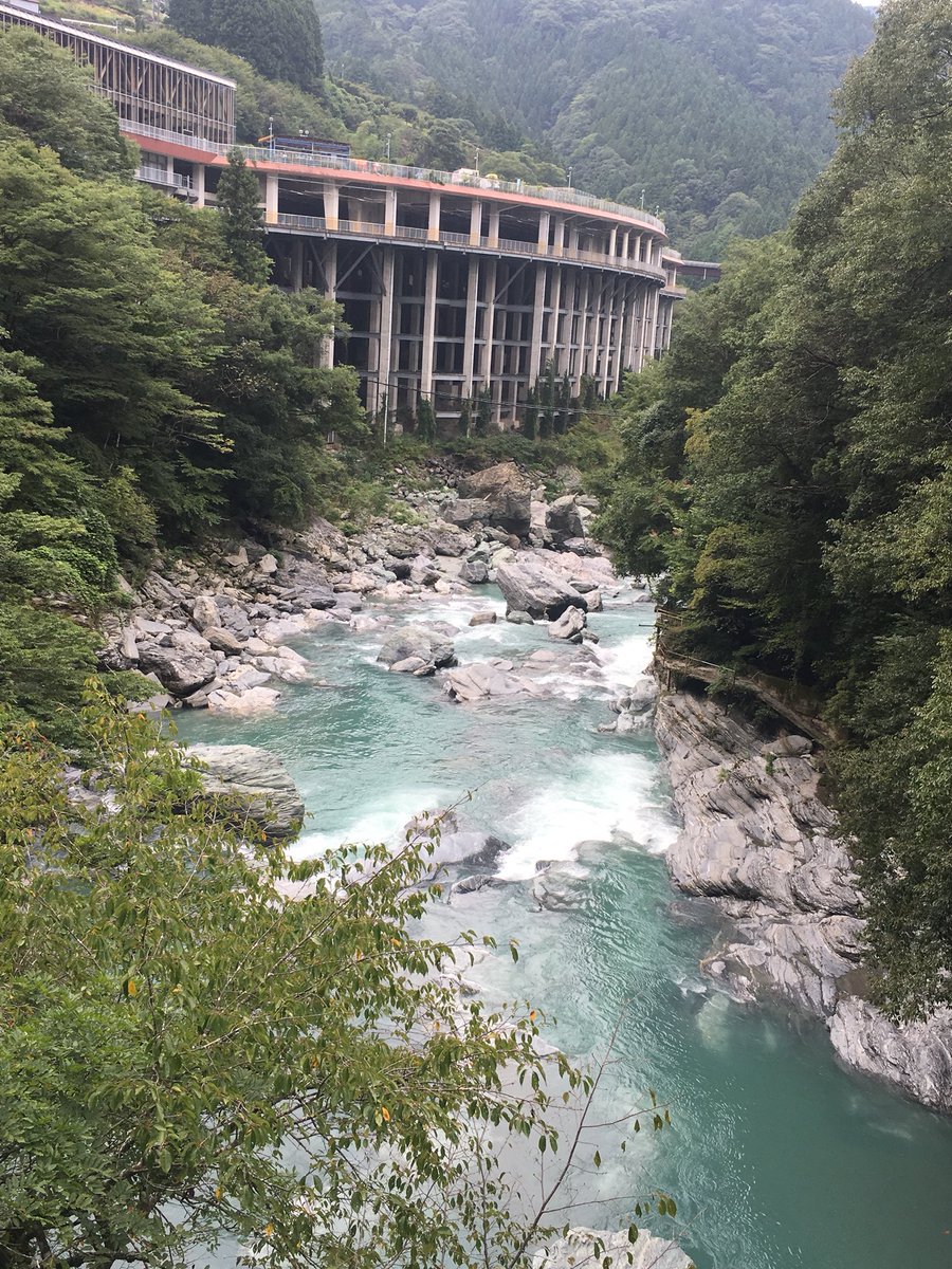 橋を渡るんですけど結構怖かった 