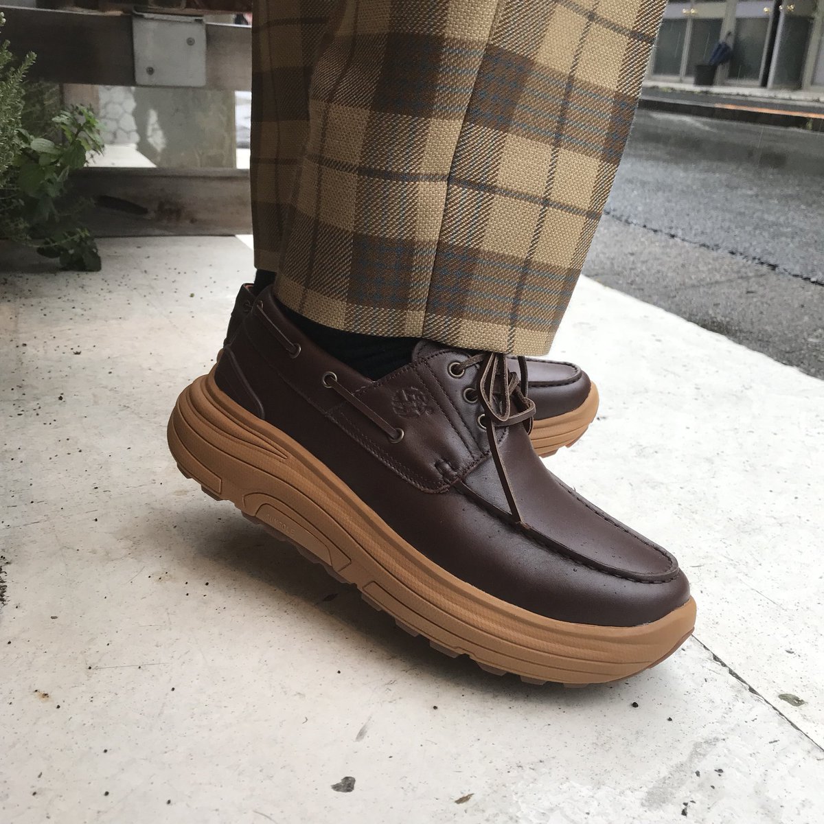 1ldk در توییتر Is Nessのスニーカーはイタリアのシューズブランドsuvsoleのオリジナルソールを採用し パフォーマンス性とグリップ力が高いシューズです やや厚みのあるソールですが レーザーの雰囲気がマッチしどこか品のある仕上がりです 是非お試しください