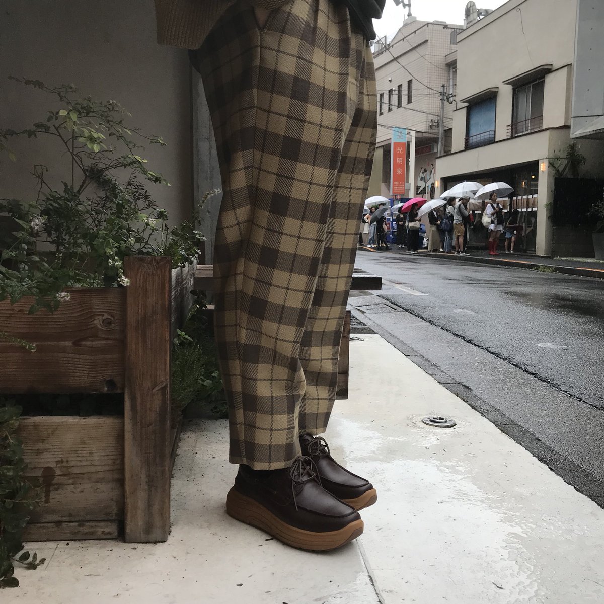 1ldk در توییتر Is Nessのスニーカーはイタリアのシューズブランドsuvsoleのオリジナルソールを採用し パフォーマンス性とグリップ力が高いシューズです やや厚みのあるソールですが レーザーの雰囲気がマッチしどこか品のある仕上がりです 是非お試しください