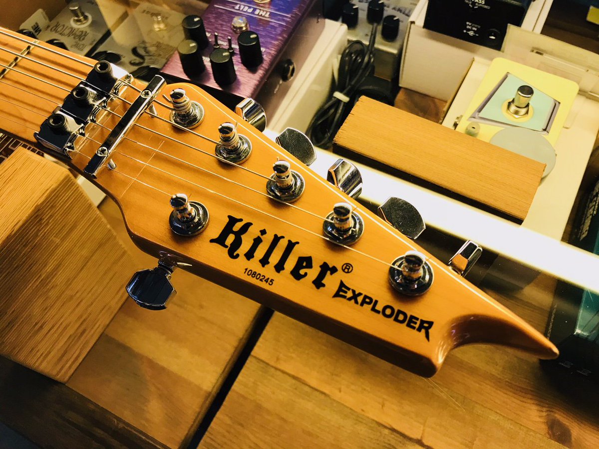 musicplant's tweet image. 【つくば店】Killer KG-EXPLODER Flame Top の中古が入荷！
KG-EXPLODERをベースに、ボディのトップとバックにフレイムメイプルをラミネートして、高級感を高めたカスタム・モデル！
#MP新着 #Killer #Exploder #FlameTop
killer.jp/killer/guitar/…
