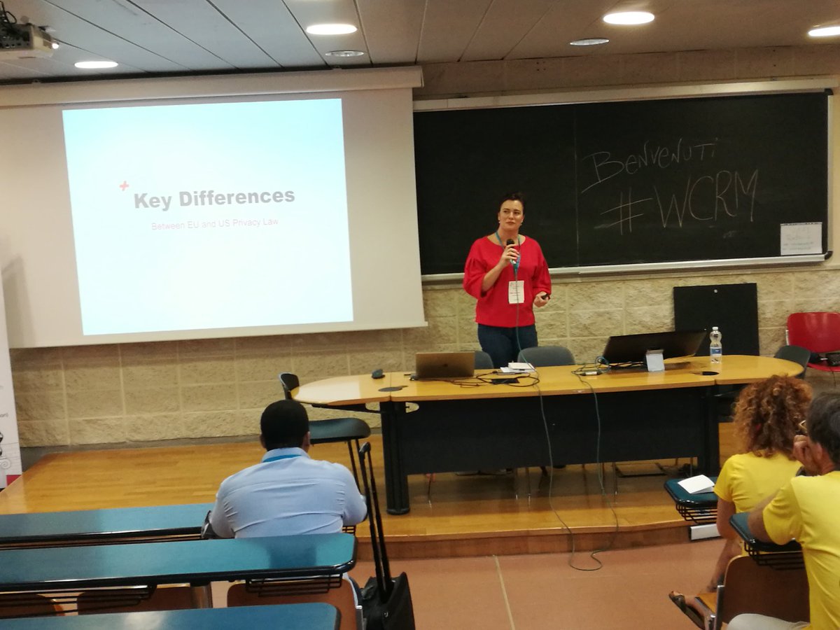 Ora è il momento di <a href="/RianKinney/">Rian Kinney</a> che ci parla della differenza tra la normativa privacy Europea e Statunitense 📜

#WCRM