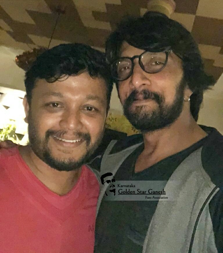 Vinayshetty4507's tweet photo. ಗೋಲ್ಡ್ ಜೊತೆಗೆ ಕಿಚ್ಚ 
#Thiscombo😘😍
@Official_Ganesh @KicchaSudeep @ShilpaaGanesh @Kgsgfa @GaneshFans @KSSS_Official_ @KSFA_Official https://t.co/mAiHnpvwDT