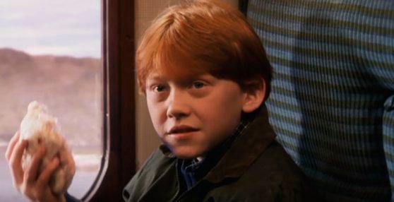 Comparte este Ron Weasley de la suerte para que, a pesar de no tener dinero, nunca falte el amigo que te compre comida.