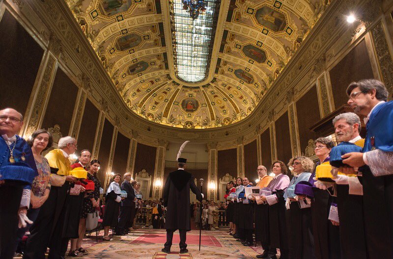 Abrimos las puertas oficialmente al nuevo año académico en la Complutense. Un curso que estará lleno de éxitos, pero también de compromiso y responsabilidad. 
bit.ly/2xjcY2t
#BienvenidoalaUCM