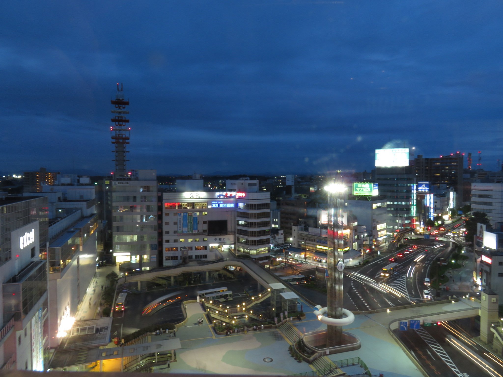 Maxspeed1000km 丸井の茨城水戸店の閉店saleに来ております 千円格安でゲットしましたｗ そして 丸井 に来るのも今日で最後 いまから最上階レストランで最後の晩餐です とりあえず 今撮れた最上階レストランからの夜景を贈ります これでお別れします