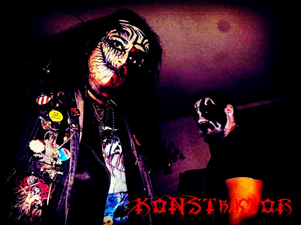blayk_deth's tweet photo. Withering away in ecstasy and dësekratiön, eradication of thought and mind is imminent in the fëstëring sorrow of #theseasonsofdisease 🔥🔥🔥 prepare to swear your fuvkin #DevotionToTheSerpent 🐍💀🐍 #Könstriktor #metal #shockthrash #serpentinelegion https://t.co/pLolvBT6Z1