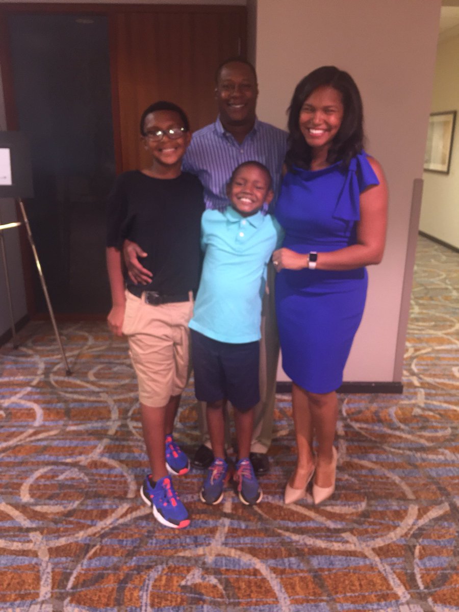 sojournerruth's tweet photo. I am humbled and honored to be one of ten 2018 Outstanding Atlanta honorees at tonight’s induction ceremony. Together we will make Atlanta Outstanding! #OATurns50 #OutstandingAtlanta https://t.co/azwBonRBwt