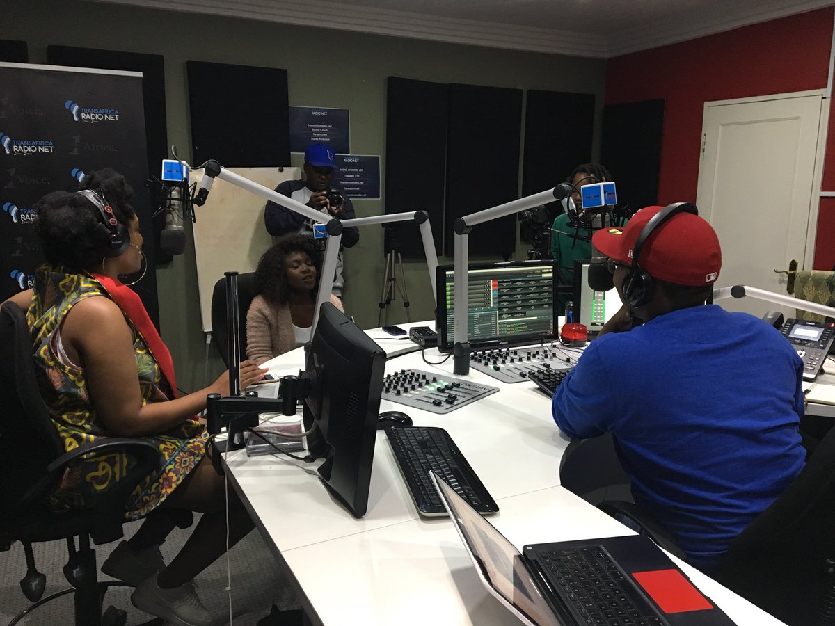 CurveCorner's tweet photo. @Ayanda_Jiya in the studio, we in it.
#CurveCorner #TransAfrica #DSTV872 #OVHD609 https://t.co/l9KMuCbSAp