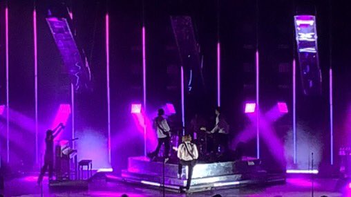 PilotsOfSummer's tweet photo. The band that I thought I would never see
The band I have loved for 4 years
Had a fan acc for 2 years
The most amazing thing I have ever witnessed. Never give up on your dreams guys cuz I never thought I would see them.

9.14.18 I met you there.
#MeetYouThereTour #5SOS https://t.co/Znv47SdWMJ