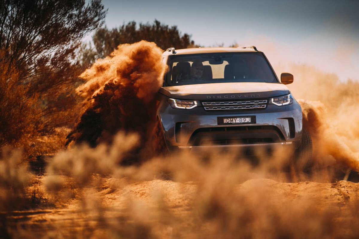 cars_pixels's tweet image. Travel in British luxury. Discover new roads. Have fun. The NEW @LandRover Discovery having fun at Australia&apos;s outback. 

#LandRover #Discovery #DiscoV