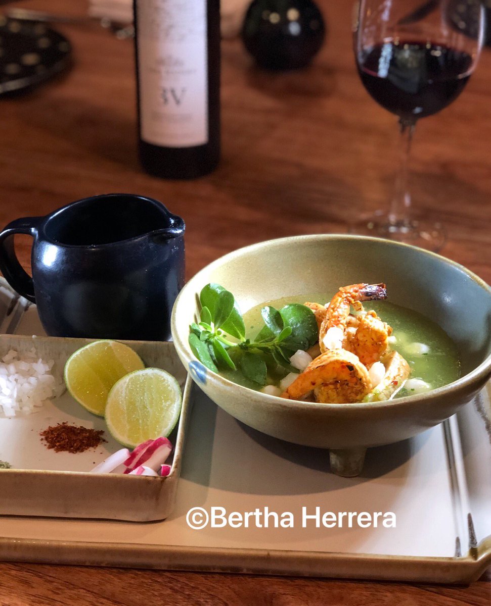 ConApetito's tweet photo. #MiGritoEsPor empezar a festejar las fiestas patrias en @cascabel_cdmx donde @lulachef cocina un menú muy mexicano bien marinado con vinos de Casa Madero. #Hagamospaís https://t.co/9GFui4XDhC