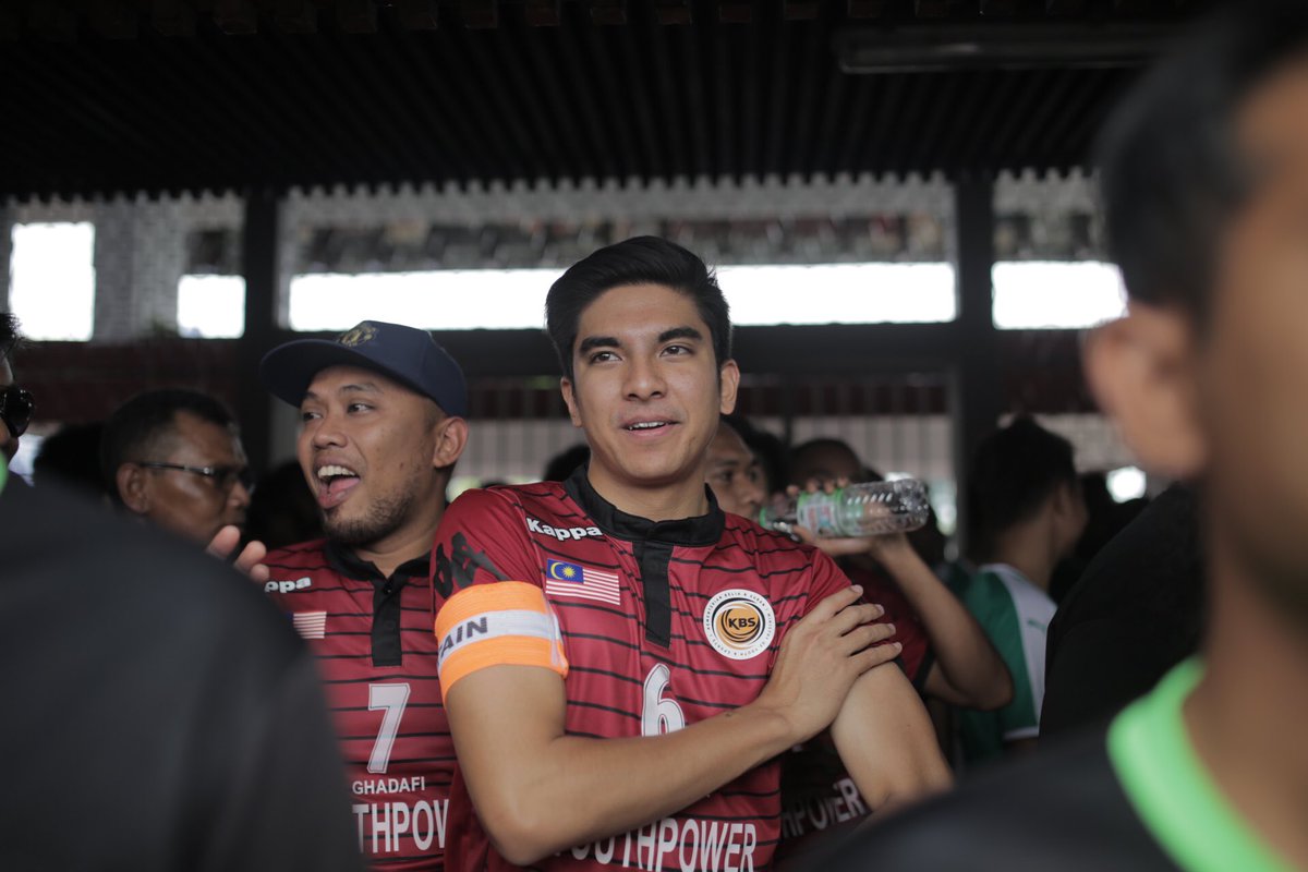ERAdotje's tweet photo. Saja belanja gambar YB @SyedSaddiq utk korang hehehe https://t.co/BaZ0MdLd3e