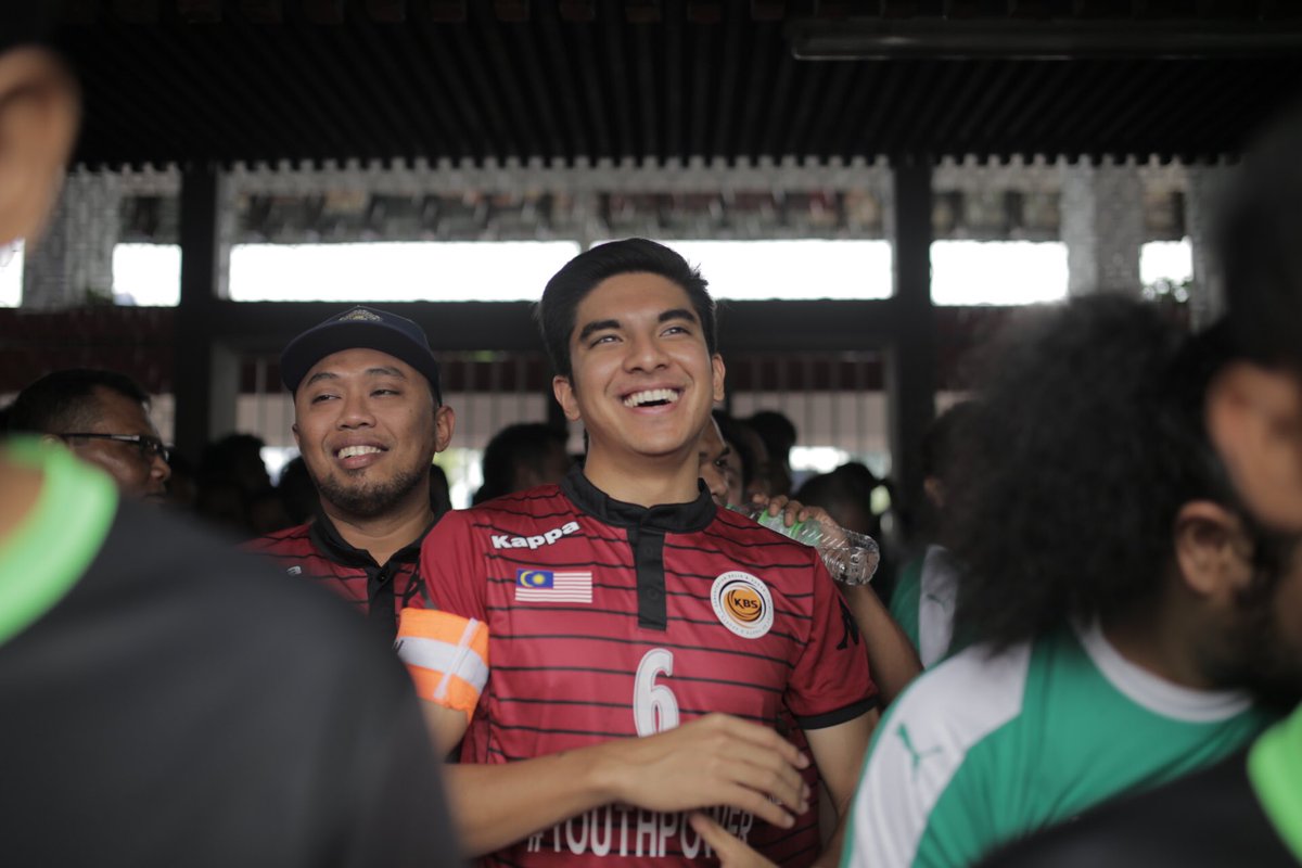 ERAdotje's tweet photo. Saja belanja gambar YB @SyedSaddiq utk korang hehehe https://t.co/BaZ0MdLd3e