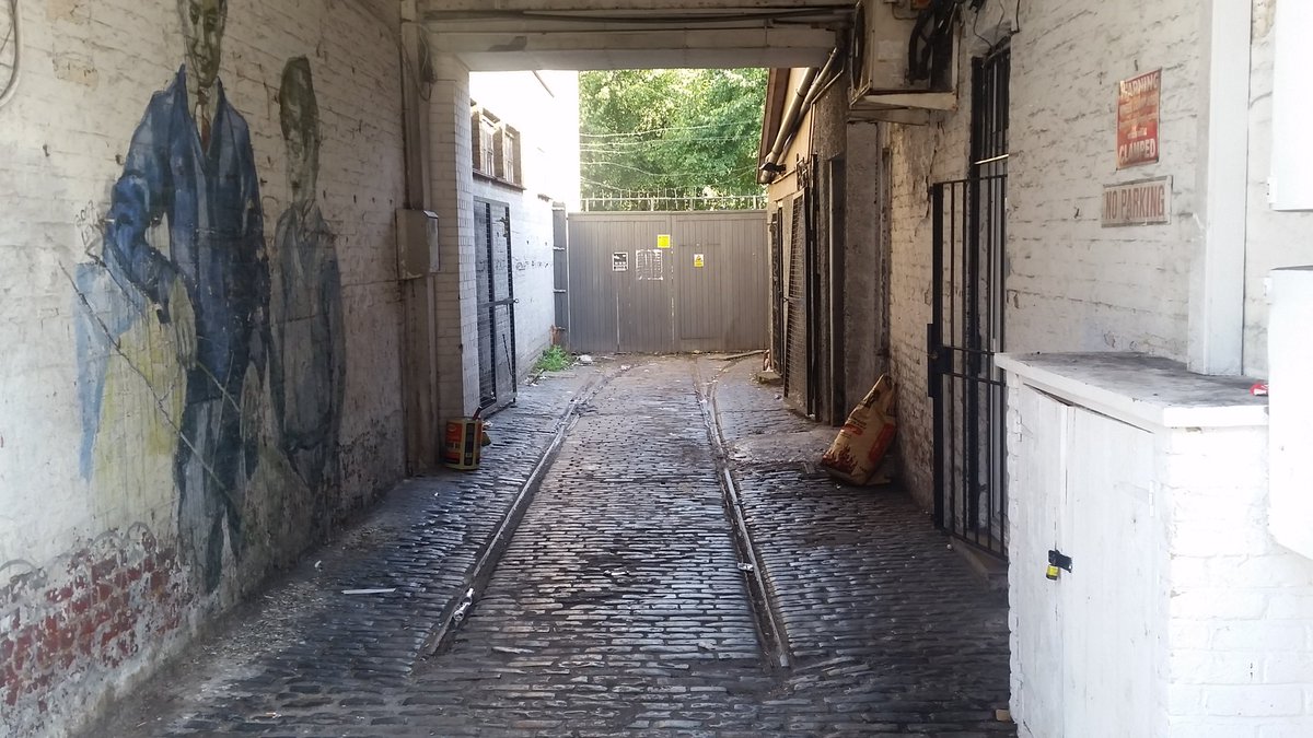 thecoverguard's tweet photo. Former entrance to long lost horse tram depot and stables in Holloway Road https://t.co/tqUiUbGka5