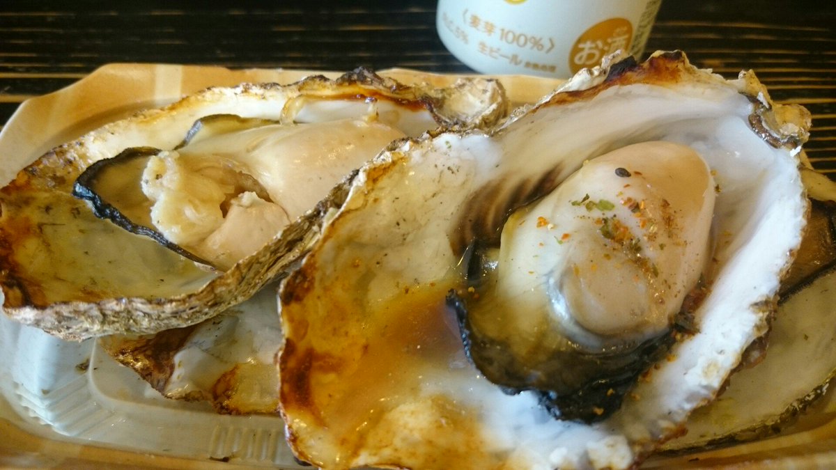ট ইট র ゴミ 宮島では生牡蠣 焼き牡蠣 牡蠣フライ ってランチの予定だったけど この衰弱した体ではアタル気がして 恐る恐る焼き牡蠣 を2つ でも美味しかった 牡蠣ってやっぱりなんか可愛いわ