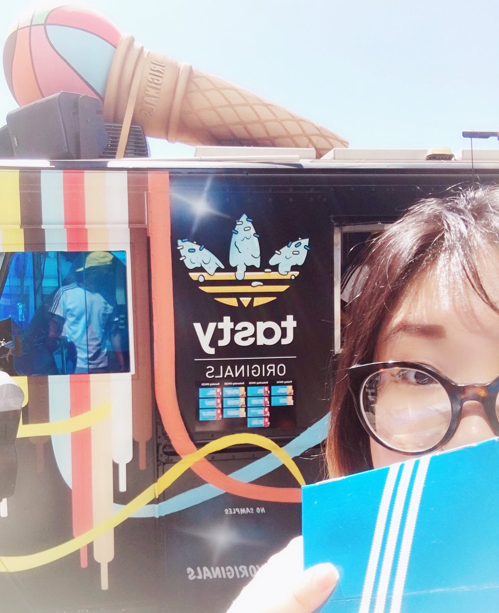 ayanami116's tweet photo. Had so much fun chasing after the @adidasoriginals ice cream truck today 💕 #TASTYORIGINALS https://t.co/MSbGgVWtrk