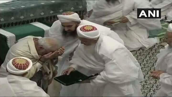 AcharyaPramodk's tweet photo. ना नमाज़ आती है मुझको ना वजू आता है, सजदा कर लेता हूँ जब सामने तू आता है. https://t.co/QeBtf3SUDh