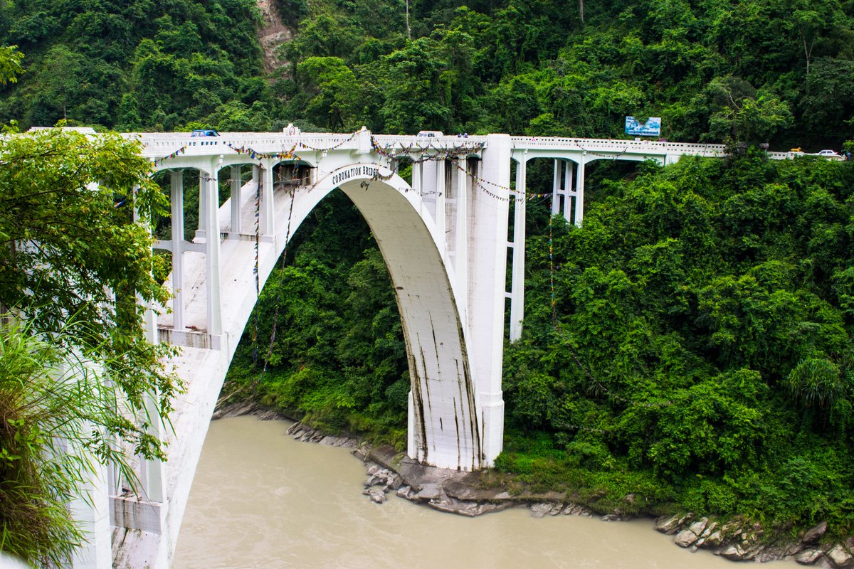 Hard to believe that the ever so high coronation bridge on the way to Sikkim from Siliguri was built in the late 30’s.  

#CoronationBridge #Sikkim #Silliguri #ArchBridge #WestBengal #Bridge #OT