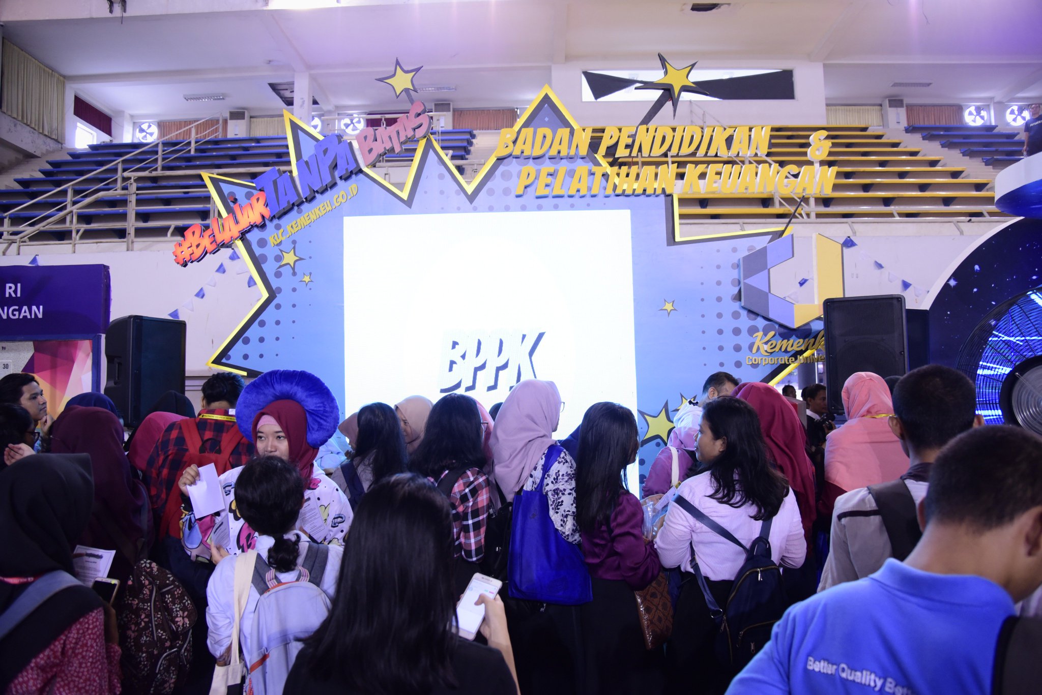 PKN STAN on Twitter "Badan Pendidikan dan Pelatihan Keuangan turut hadir dalam Expo MGTPS2018 Kali ini stand BPPKkemenkeu berhasil diserbu oleh