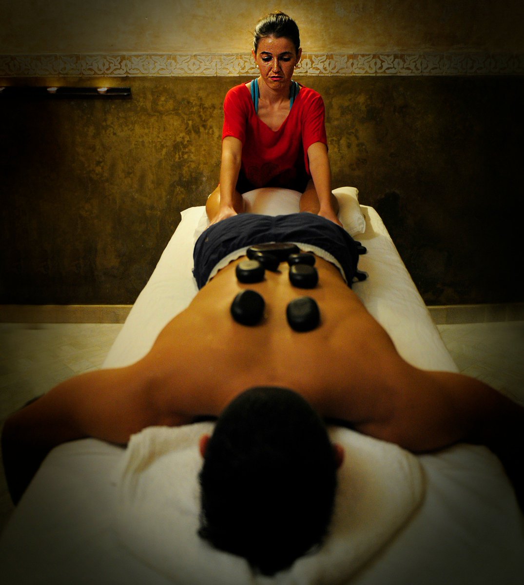 hammamandalusi's tweet photo. ¿Qué te apetece hacer este #finde? ¿Descansar, que te den un masaje, desconectar de todo? Aquí tu casa, abierta de 10h a 22h. 😍
#hammamandalusi #spa #relax #hammam #ArabBaths #sabado #domingo #saturday #sunday https://t.co/ka0e902U3e