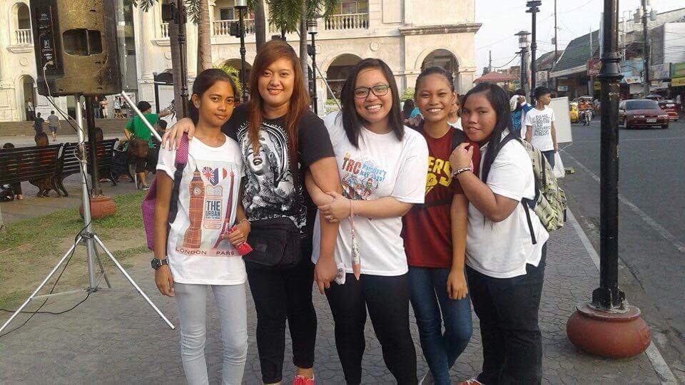 VKBATAAN's tweet photo. Rest in peace ate Jhoy, nakakabigla sobraaaa 😭 but i know na nasa mabuti ka ng kalagayan ngayon mahal na mahal ka namin and salamat sa pagiging ate 😭💔 hinding hindi ka namin makakalimutan 😭 we love you 😘 https://t.co/f6Jjw0Ojh9