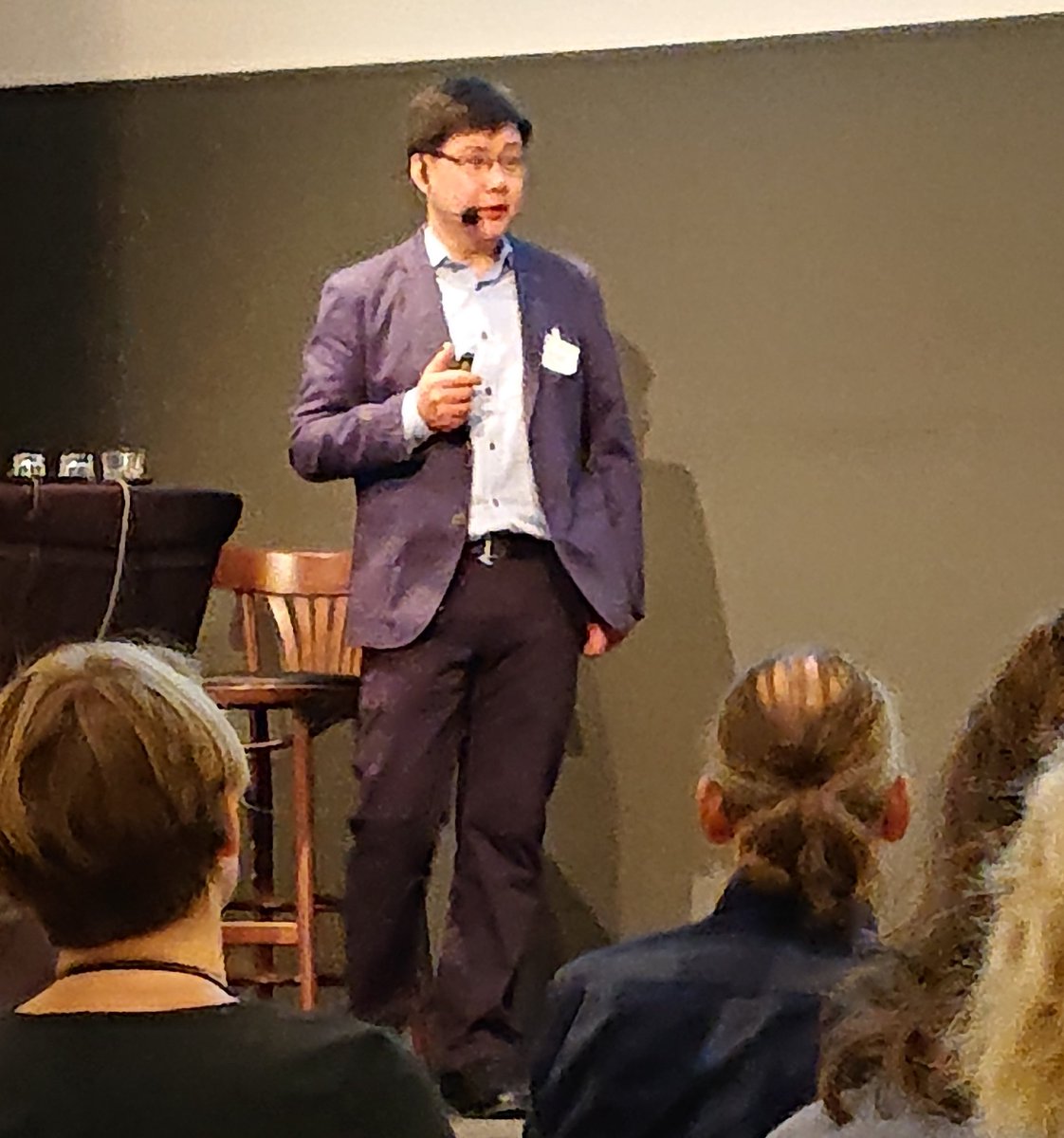 SLAMConf's tweet image. Kenneth Quek shedding light on excellence from the perspective of various stakeholders #SLAMConf2018