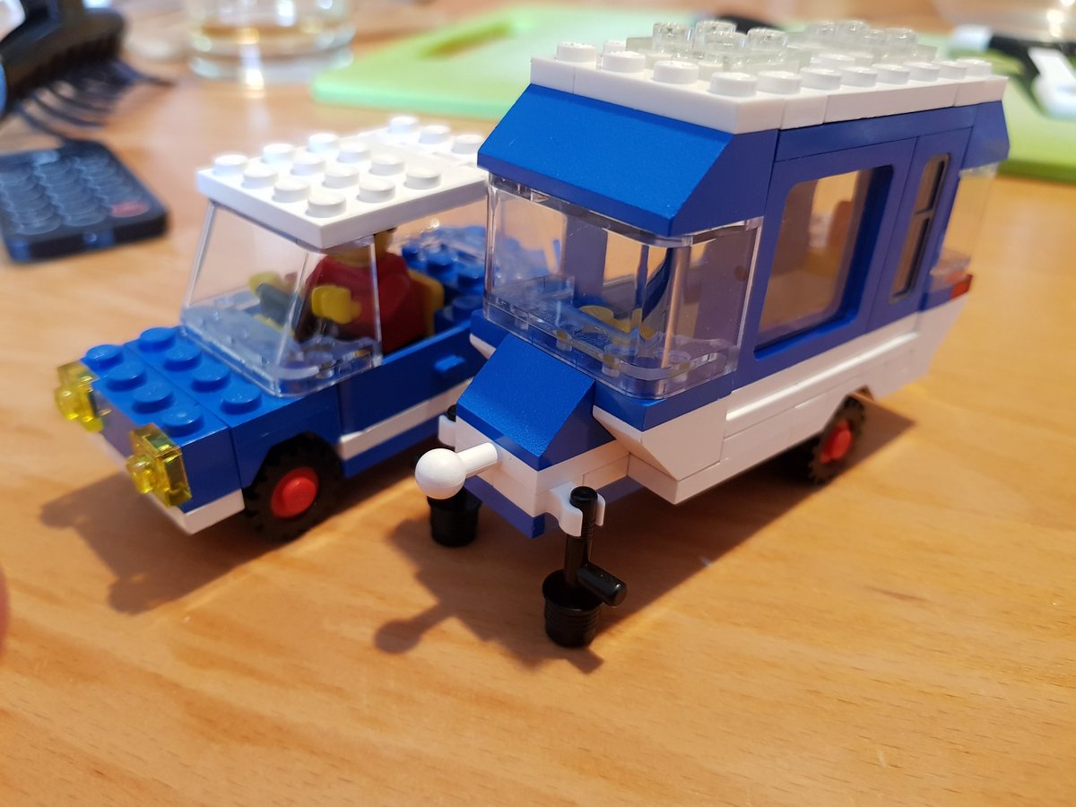 TheLegolandman's tweet photo. Restoration finished. That didn't take long...🤔 New windows all round changes everything. Set 6694 now like new 😍😍 https://t.co/bnItAFHI5a