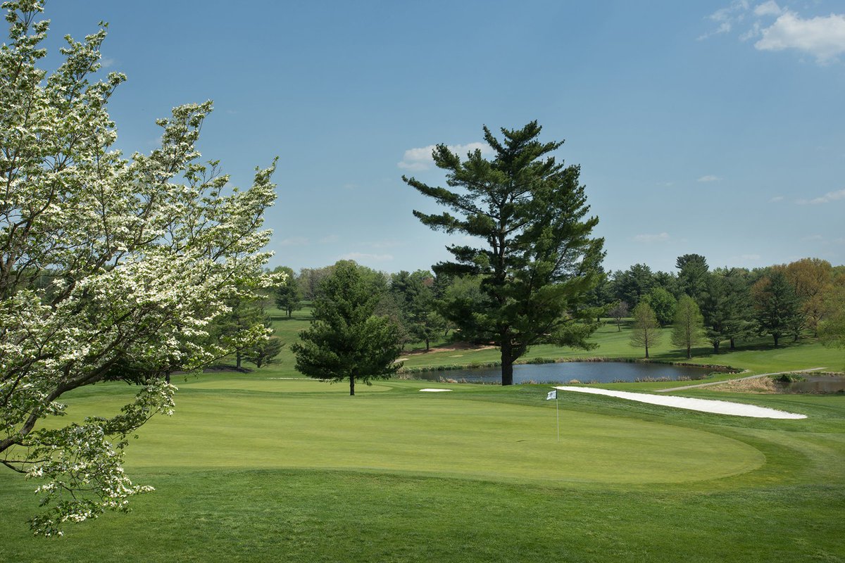 The weather is looking just about perfect for a round of golf this weekend! Despite the daunting weather ahead, today and tomorrow appear to be just overcast with no rain.

Book your tee time - bit.ly/2v4JoxI