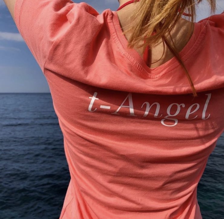 tRobotMilano's tweet photo. T-Angel a Ibiza! 🤖👚😇💕🌈
#trobot #tAngel #tshirt #love #Ibiza #AlwaysParty #boom #fashion 💥 https://t.co/DzJNipOyDp