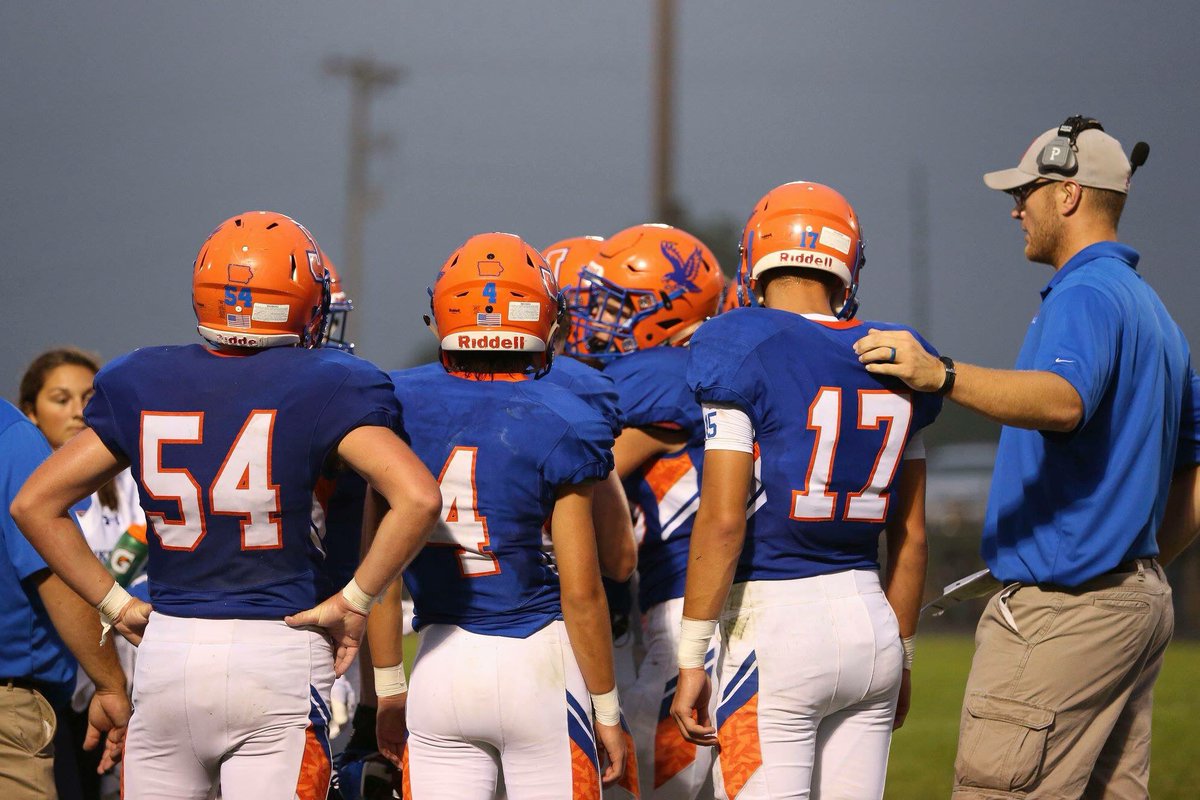 jhsstudentunion's tweet photo. Congrats to the High school football team on their first win of the season last night.๐Goodluck volleyball girls today at your tournament in Springville!!๐๐ท๐ถ #itsagreatdaytobeajhawk #stand4her #jhawkstrong #flockup https://t.co/Aatvj2EpI9