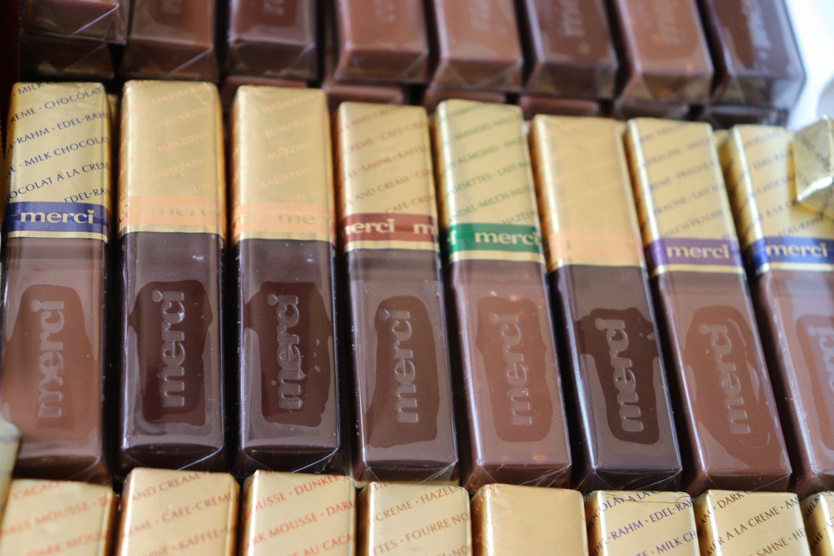 LaurasWorldza's tweet photo. Chocolate heaven today for an even better cause at @pink_centre with these chocolates by @mercichocolates 🍫 
Cc: @Playing4PinkSA @GETblackSA  
#LaurasWorld
#DittoProject
#Reach4Recovery
#Playing4PinkSA
#black4pink
#givemerci
#mercichocolates https://t.co/UfGgic4Lli