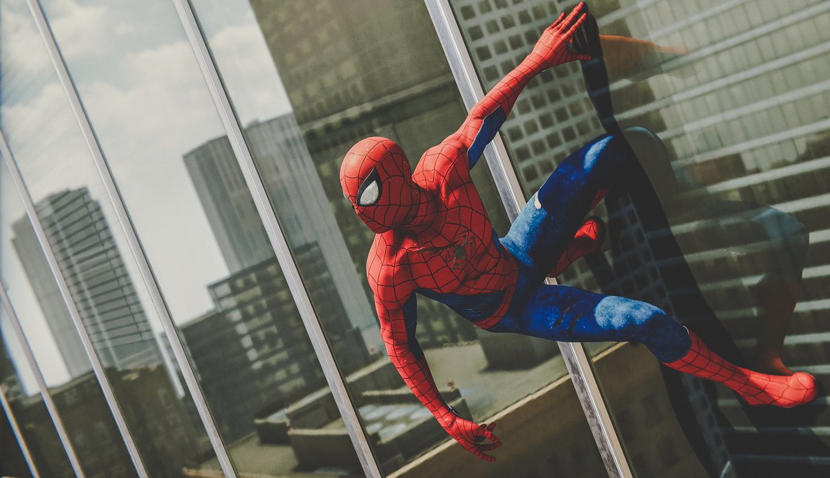 Riservin's tweet photo. I just fell in Love with #MarvelsSpiderMan https://t.co/8ugS2Mk3vI