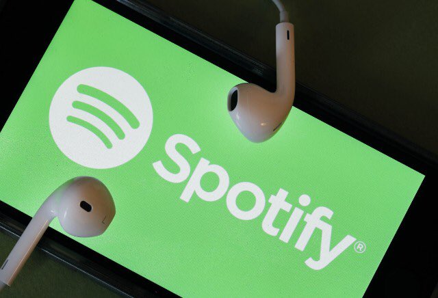 shoutoutldn's tweet photo. ⏳The countdown is on.
You have 1 MORE DAY to get your entries in to be considered for the @SpotifyUK #SoundUpUK bootcamp.
If you’ve been debating whether to start a #podcast this is for you! No more excuses.
Apply 👉 https://t.co/psk2BCerTU https://t.co/4toCPg3VnL