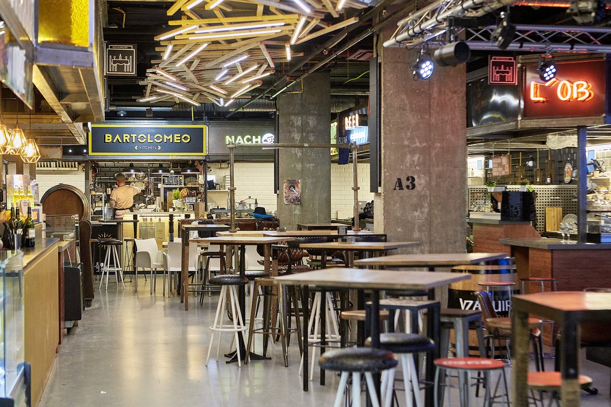 Hoy atrévete a vivir un sábado diferente y ven a conocer <a href="/marketbarcelo/">Food Market Barceló</a>. ¡Una vez que entres no querrás salir! 🎉💃 #foodmarketbarcelo #madrid #españa #gastronomia #musica #thebestoftheday #smile #enjoy #fiesta #eventos #planesmadrid #findesemana #sabado #felizsabado