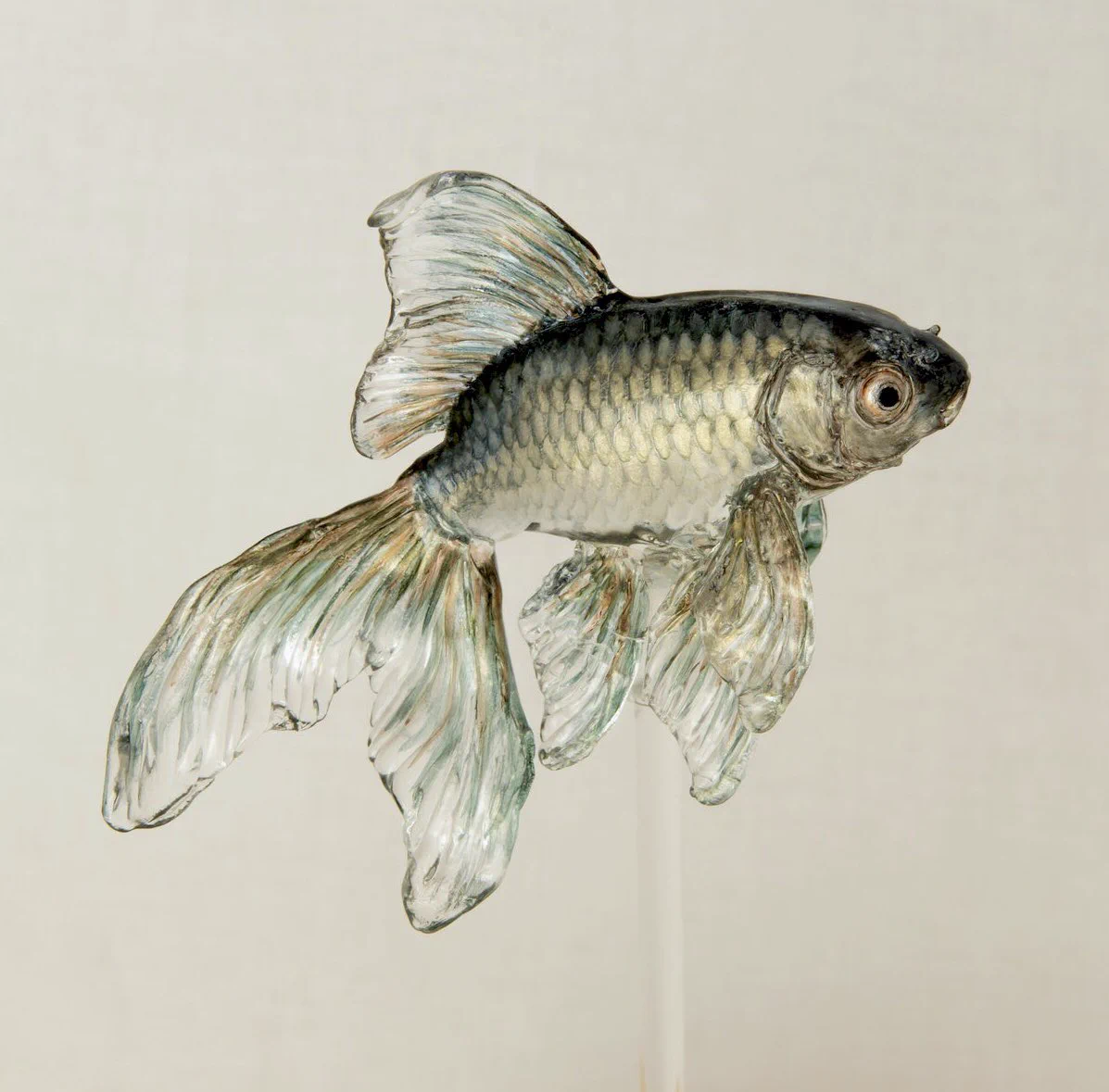 これが飴・・・？完璧すぎる造形の金魚の飴細工！！！