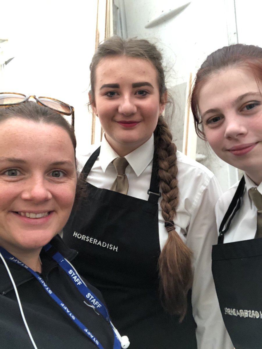 Getting ready for service today <a href="/ChesterRaces/">chesterraces</a> <a href="/HorseradishCR/">Horseradish</a>  @HorseradishA <a href="/andywoods215/">Andy Woods</a> <a href="/HafodCambria/">Angharad and judith hospitailty tutors</a> @ycelstryn @colegcambria #letsdothis #1cambria 🐎🐎🐎
