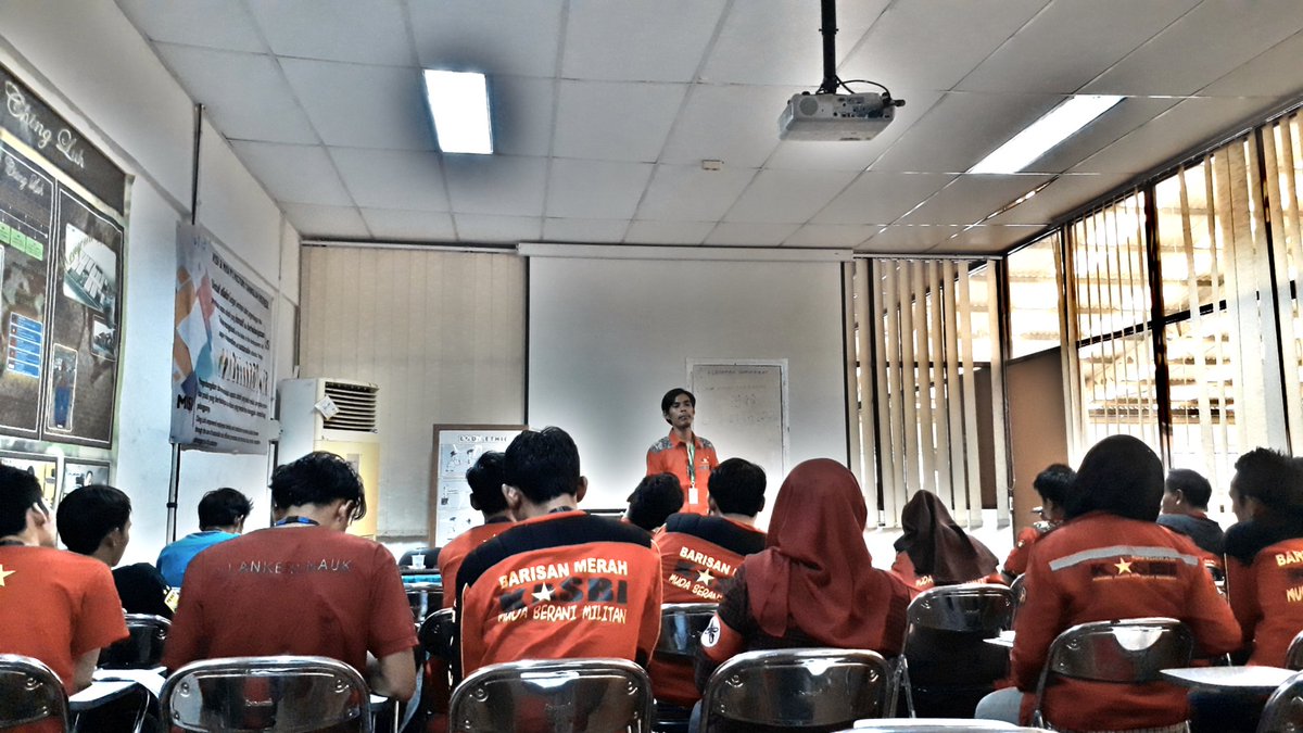 niddujat_'s tweet photo. Belajar sama-sama... pendidikan dasar perburuhan bersama @unang_sunarno @redmonsky @Ocidtea7
#kasbi
#fsbn
#mudaberanimilitan
#sadarberaniberlawan
#kmkglobalsport
#victorychingluhindonesia https://t.co/5TKQsllbQZ