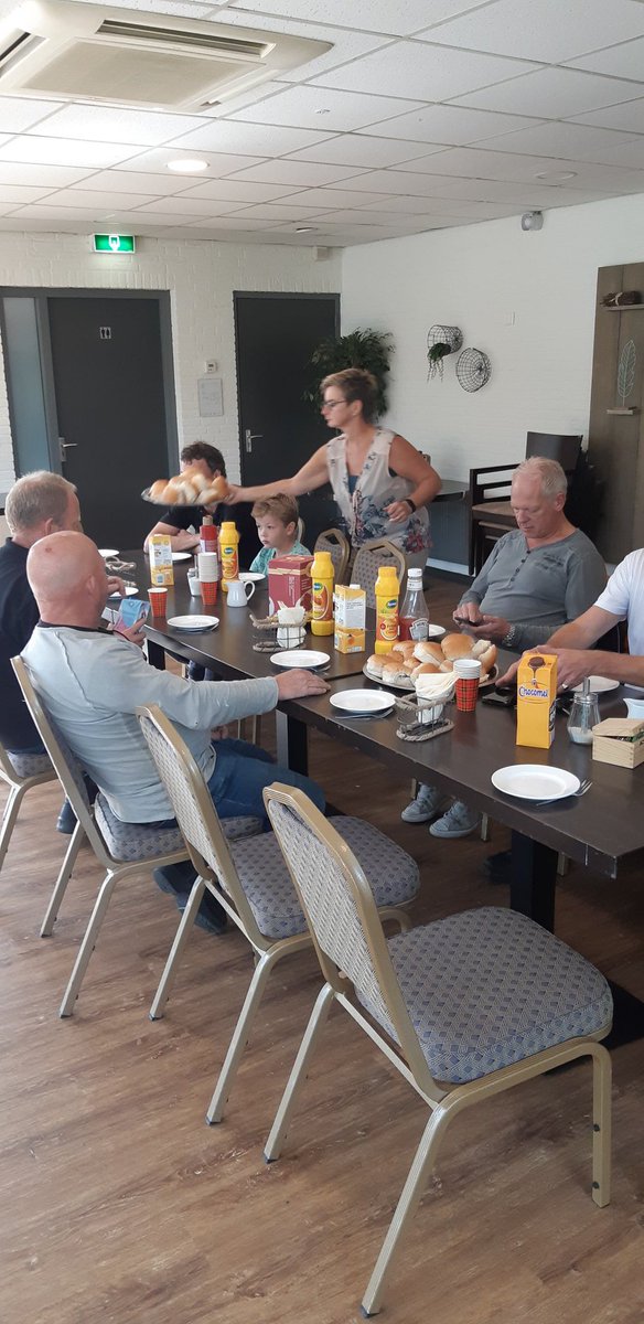 Met de vrijwilligers! Laatste loodjes! Bijna klaar ProefRondje Stroe!