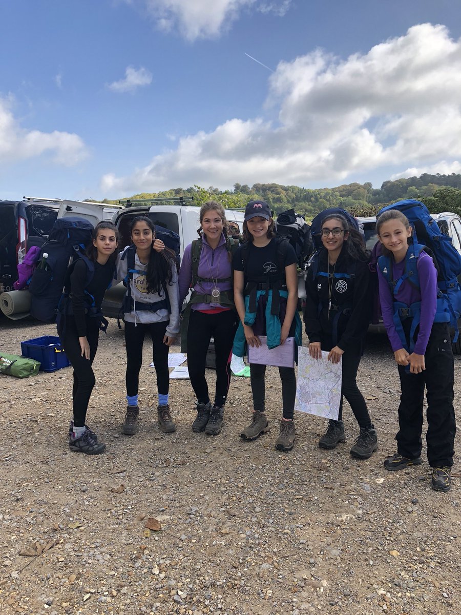 And the #Team10 are on their way. Best of luck to you all. #BronzeAssessedExped #BronzeDofE #Walking @inspired_exped @StMarysSchoolGX